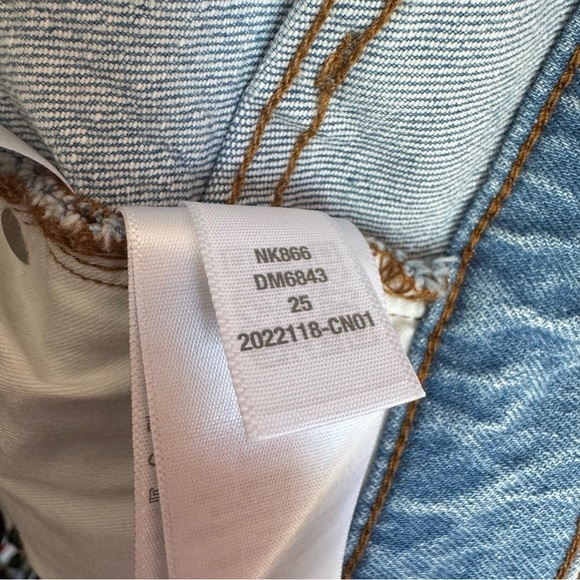 Madewell The Pride Relaxed Mid Length Denim Blue Shorts Festival Parade Size 25 - Picture 7 of 10